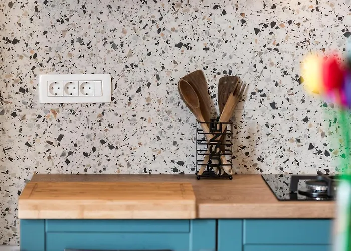 Pinegrove Apartment *